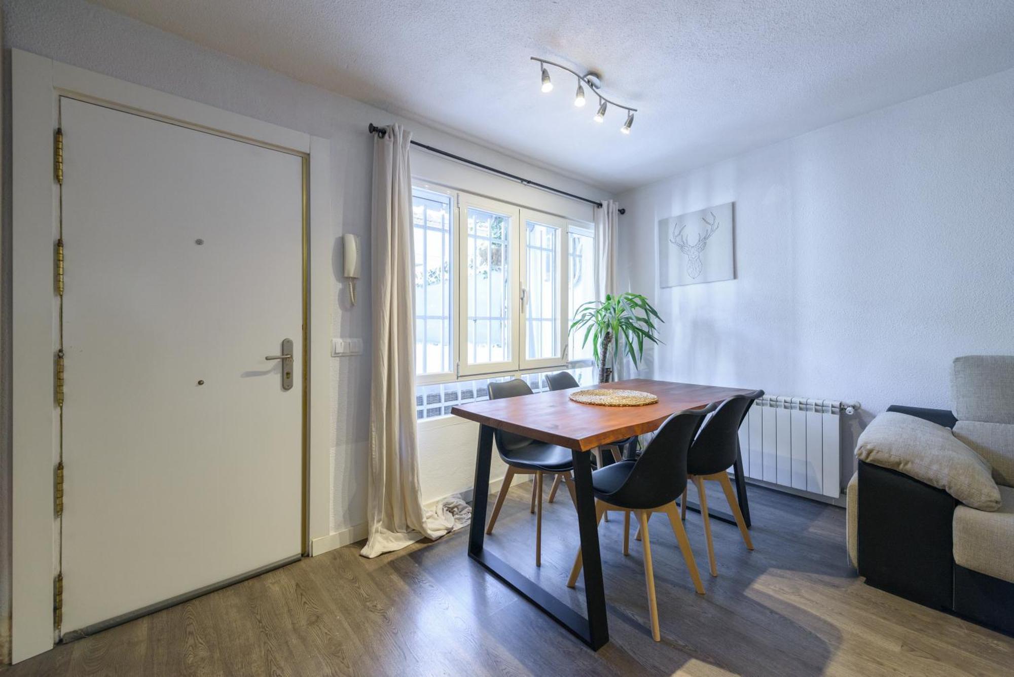 Sabadell Calle, Casa Familiar De 3 Dormitorios Con Terraza Junto Metro Fuencarral มาดริด ภายนอก รูปภาพ