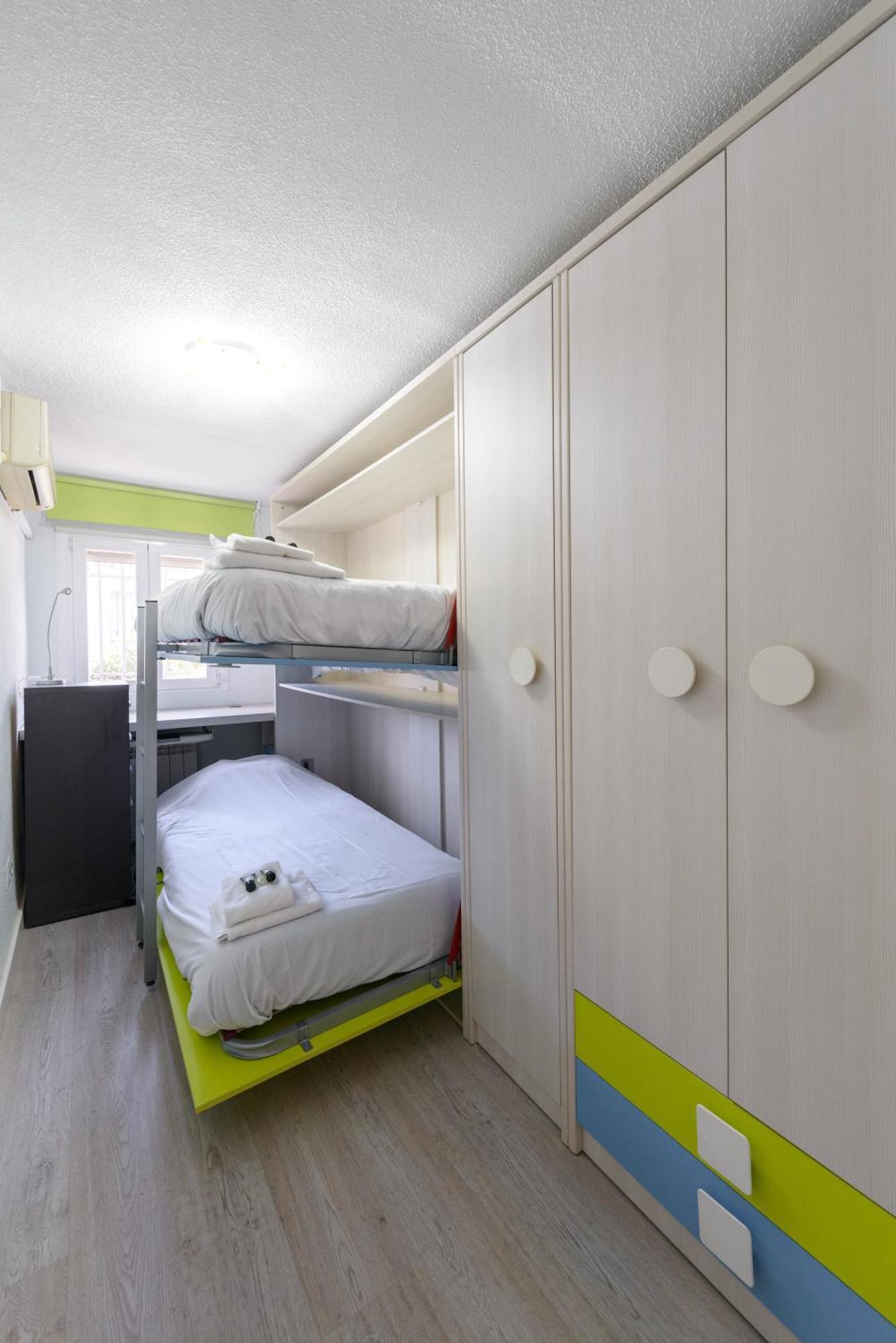 Sabadell Calle, Casa Familiar De 3 Dormitorios Con Terraza Junto Metro Fuencarral มาดริด ภายนอก รูปภาพ