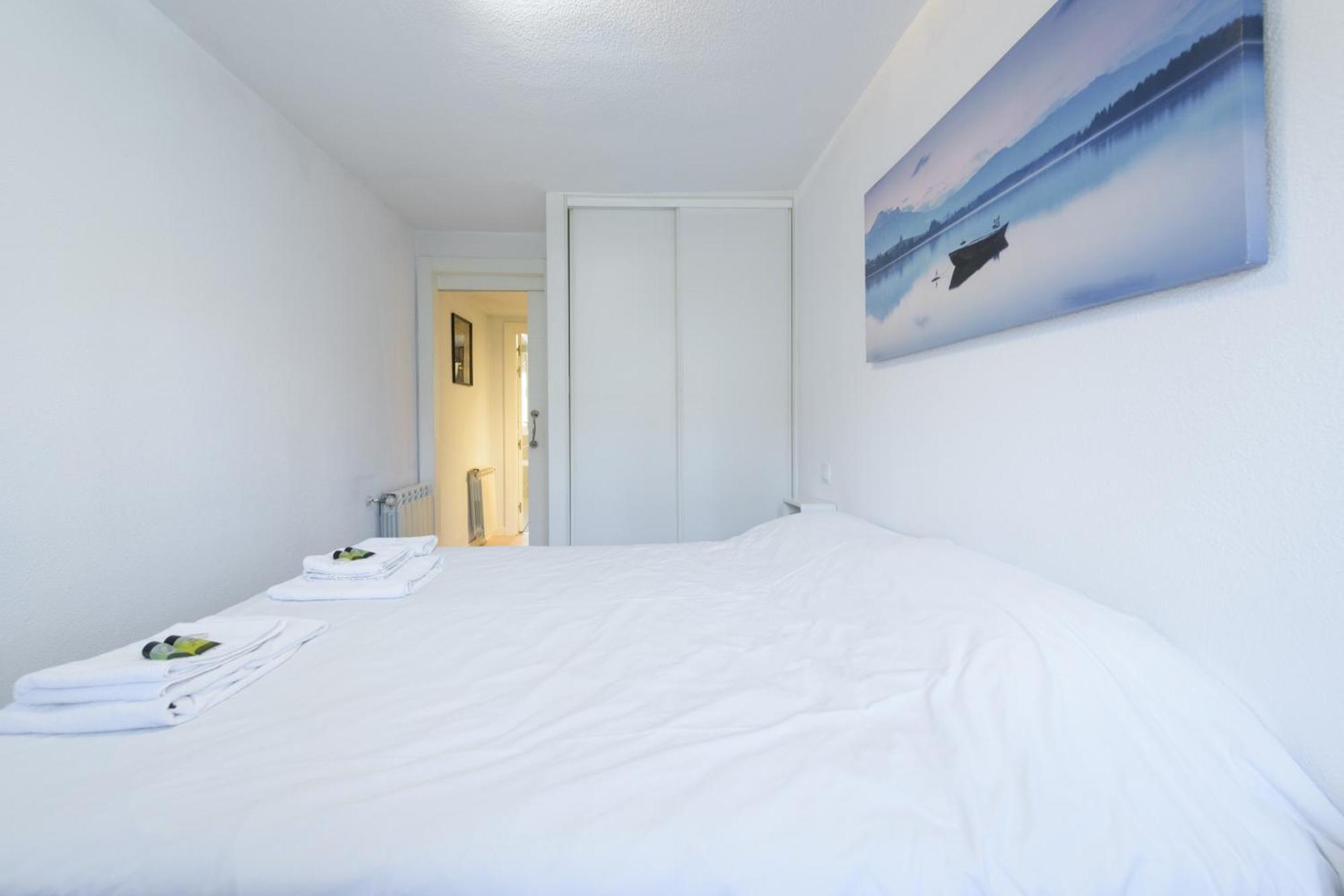 Sabadell Calle, Casa Familiar De 3 Dormitorios Con Terraza Junto Metro Fuencarral มาดริด ภายนอก รูปภาพ