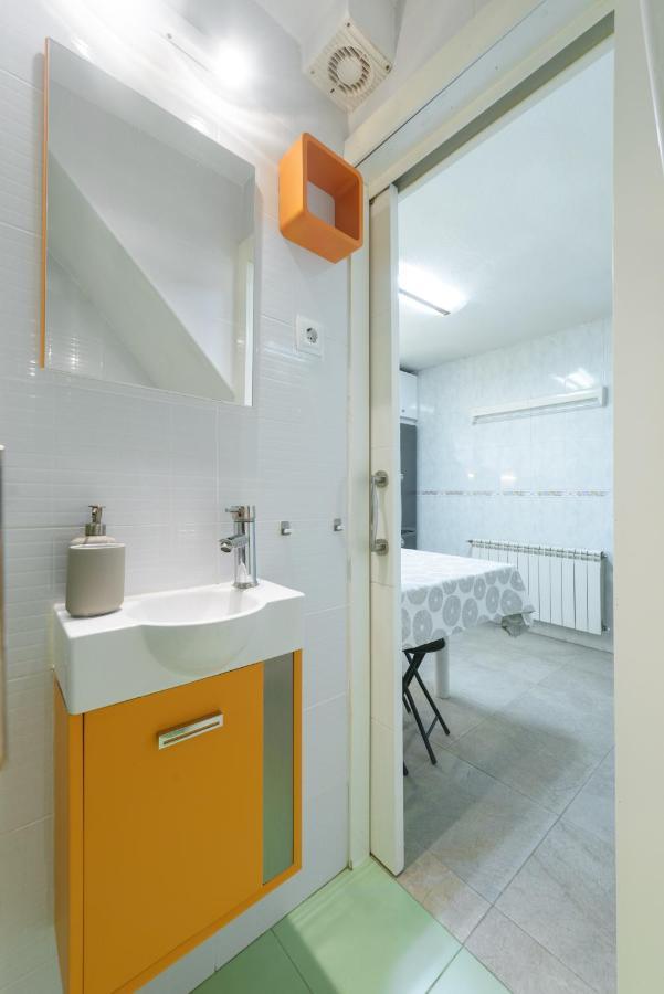 Sabadell Calle, Casa Familiar De 3 Dormitorios Con Terraza Junto Metro Fuencarral มาดริด ภายนอก รูปภาพ